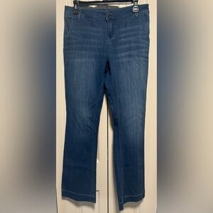 NWT Versona Boutique Modern Fit Light Wash Flare Jeans